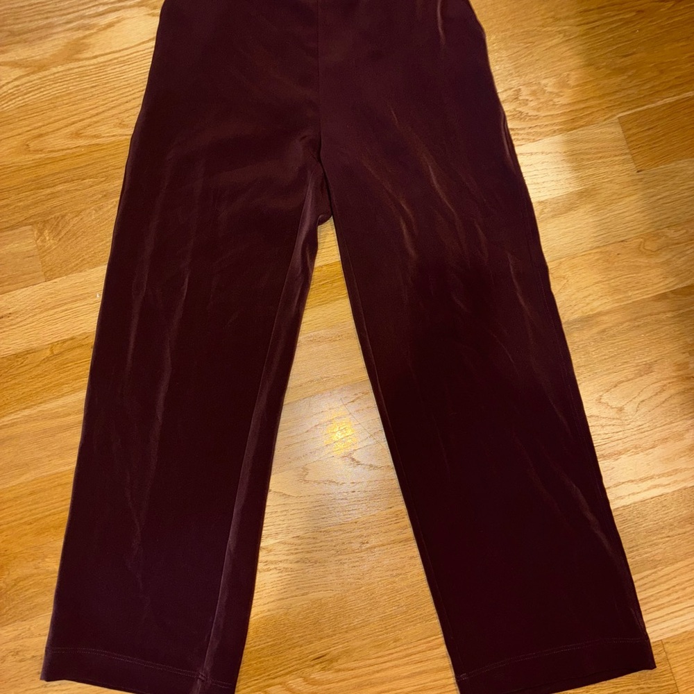 Elegant Women's Straight Leg Pants - Maroon
